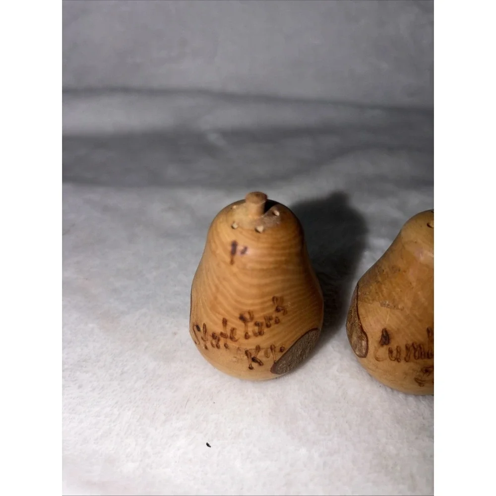 Vintage 50s Wooden Pear Salt & Pepper Shakers Cumberland Falls Souvenir‎ GVC
